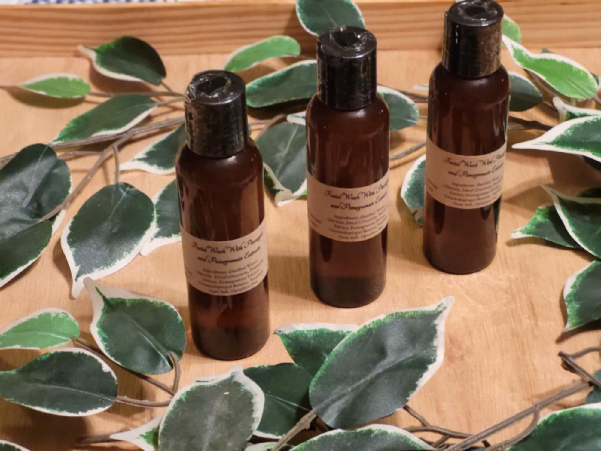 Facial Wash with Pineapple and Pomegranate Extracts